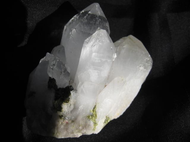 Quartz with chlorite called the universal crystal1425